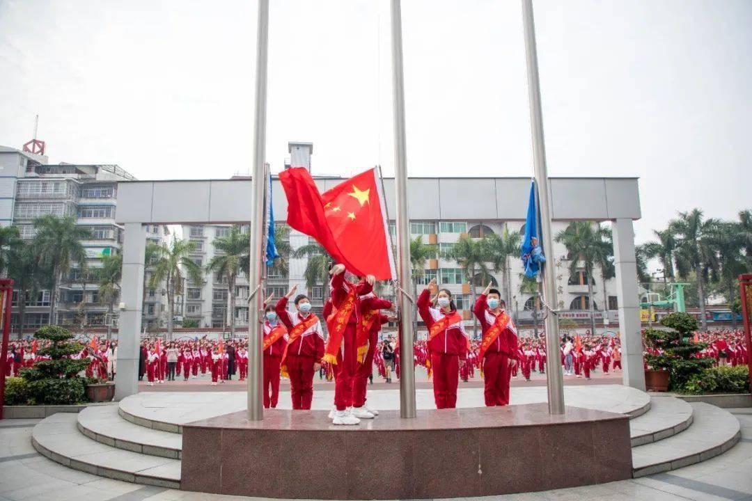 一个长为1.2m宽为0.8m的长方形它包含了多少个1d㎡的面积单位为什么？